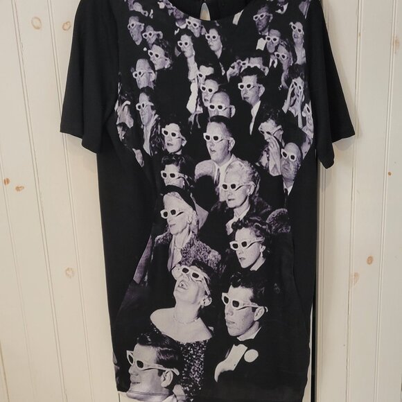 Ultrachic 3D Movie Print Dress - Picture 4 of 5